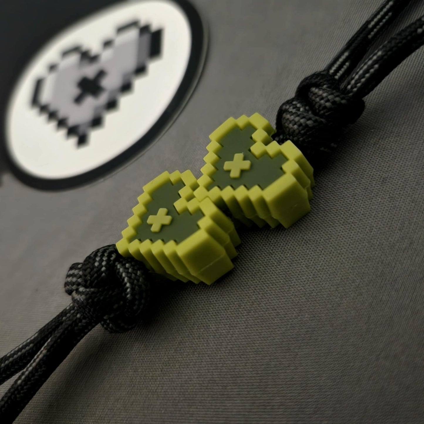 Antiquated Zipper Pull / PVC Bead DMG Gameboy