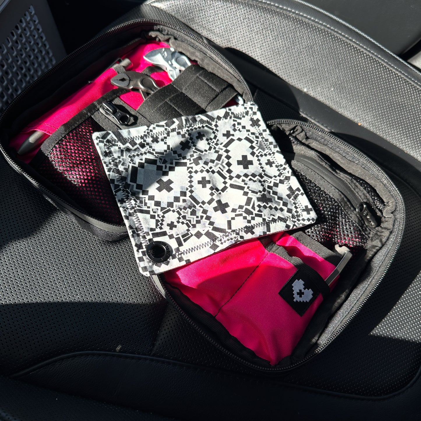 Item Pouch: Hot Pink