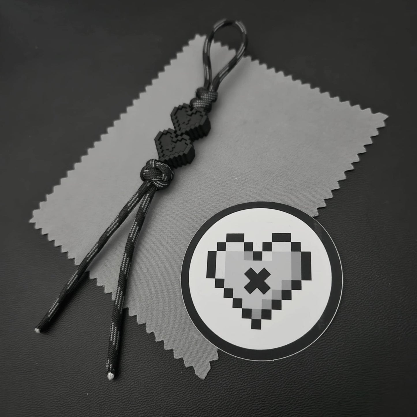 Antiquated Zipper Pull / PVC Bead Black Out